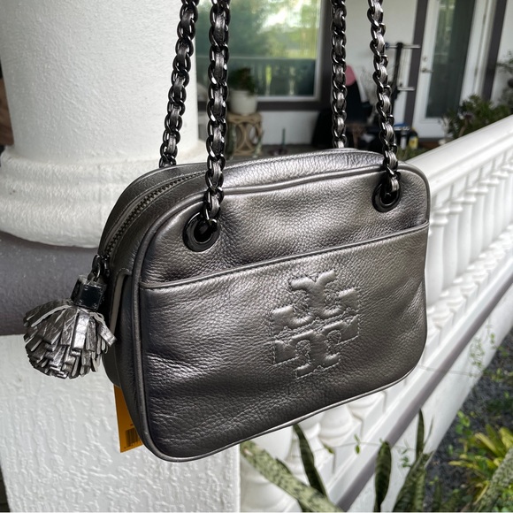 Tory Burch Handbags - Silver Metallic Tory Burch Chainlink Leather Shoulder Bag